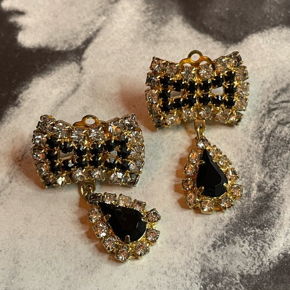 Vintage Black & Clear Sparkly Stone Bow Tie Teardrop Dangle Clip On Earrings - Picture 4 of 6